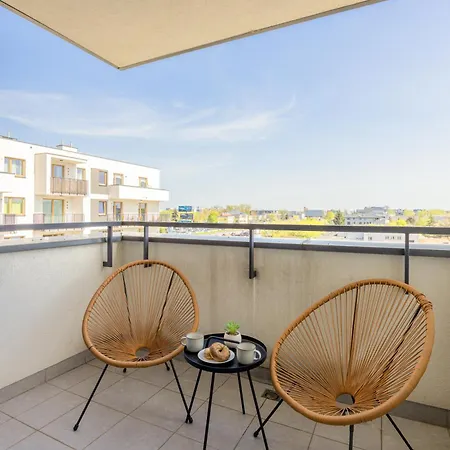 Stylish Glam Przedpole In By Renters Apartment