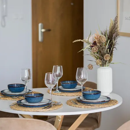 Stylish Glam Przedpole In By Renters