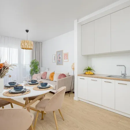 Stylish Glam Przedpole In By Renters