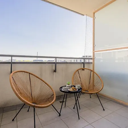 Stylish Glam Przedpole In By Renters * Warsaw